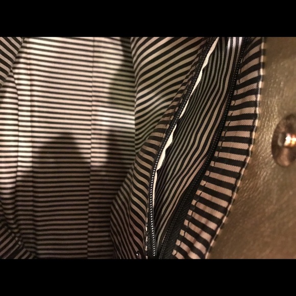 Gold Quilted Tote - Picture 8 of 9